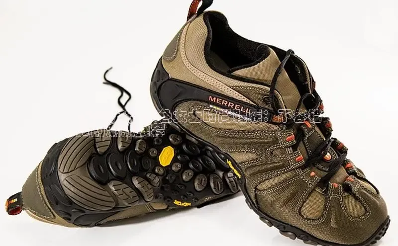 Bsport·B体育美团2024流行 米色女士时尚鞋履：不容错
过的潮款推荐