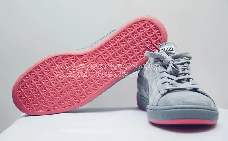 bsport体育官方网站BSPORTS携程2024 年最时尚舒适的黑色休闲老爹鞋，专
为女性打造：升级您的街头风